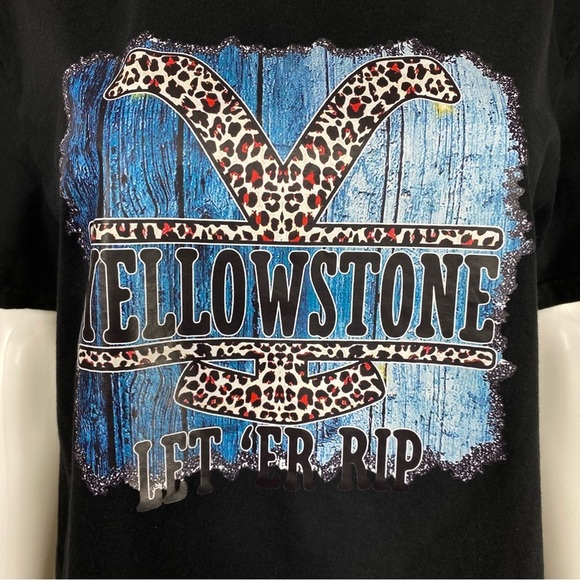 Yellowstone Let ‘er Rip Barn Wood & Animal Print Design Black Tee - Picture 2 of 7